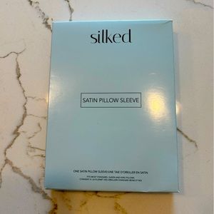 Satin Pillow Sleeve